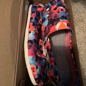 Brand new slide on Toms